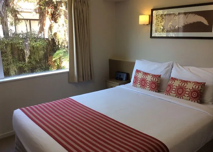 Lake Rotorua Hotel