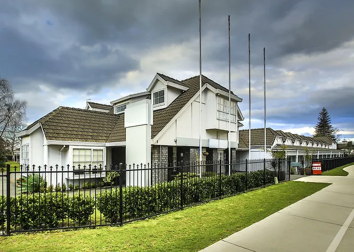 Lake Rotorua Hotel