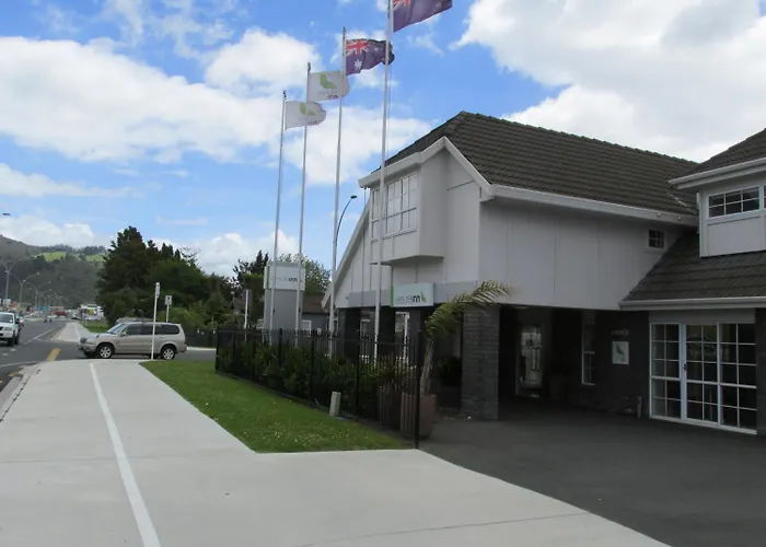 Lake Rotorua Hotel 3*