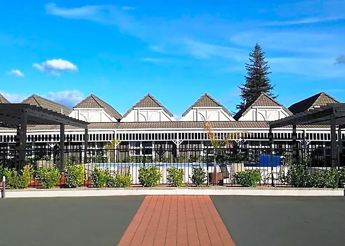 Lake Rotorua Hotel