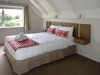 Lake Rotorua Hotel 3*