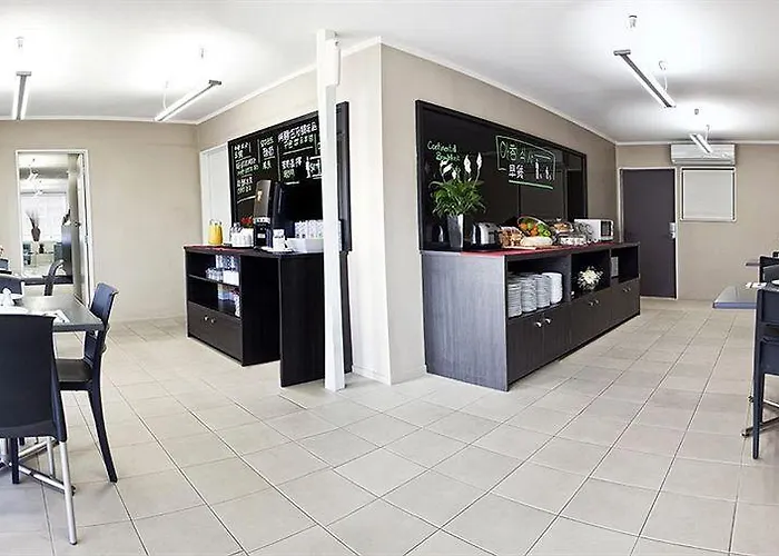 Lake Rotorua Hotel 3*