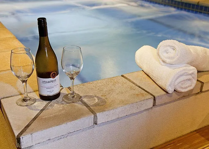 Lake Rotorua Hotel 3*